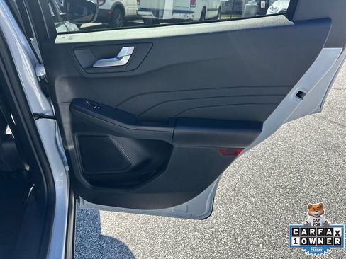Used 2025 Ford Escape ST-Line image 16