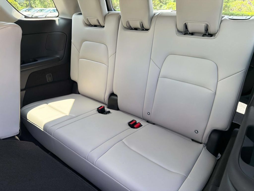 New 2026 Nissan Pathfinder SL AWD/4WD image 22