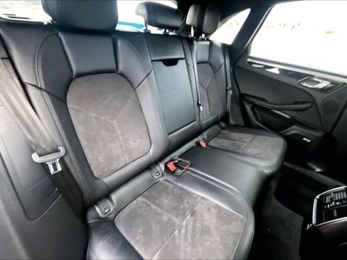 Used 2021 Porsche Macan S image 25
