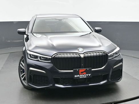 Used 2022 BMW 750i xDrive w/ Luxury Rear Seating Package image 8