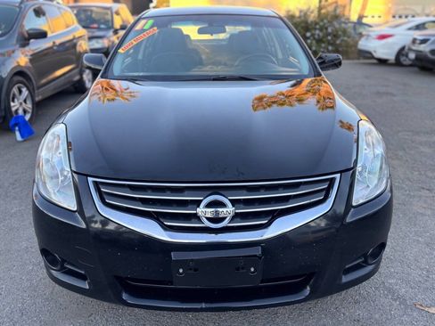 Used 2011 Nissan Altima 2.5 S w/ Special Edition Pkg image 2