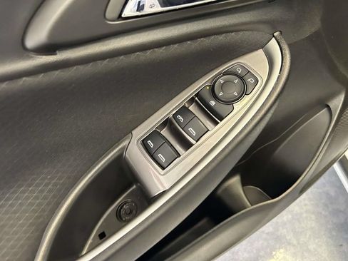 Used 2025 Chevrolet Malibu LT FWD image 17