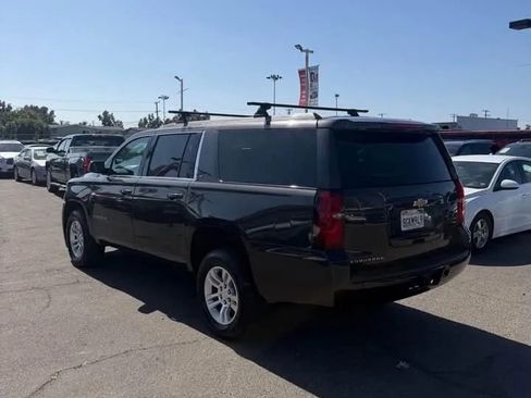 Used 2018 Chevrolet Suburban LT RWD image 5