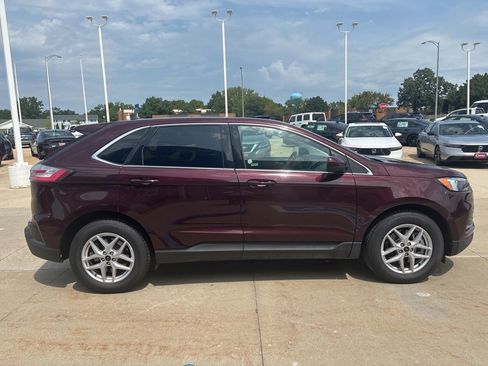 Used 2023 Ford Edge SEL image 2