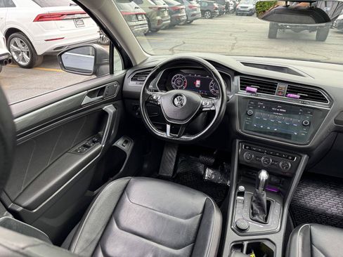 Used 2018 Volkswagen Tiguan SEL Premium w/ 3rd Row Seat Package AWD/4WD image 36
