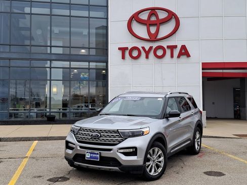 Used 2023 Ford Explorer Limited AWD/4WD image 1