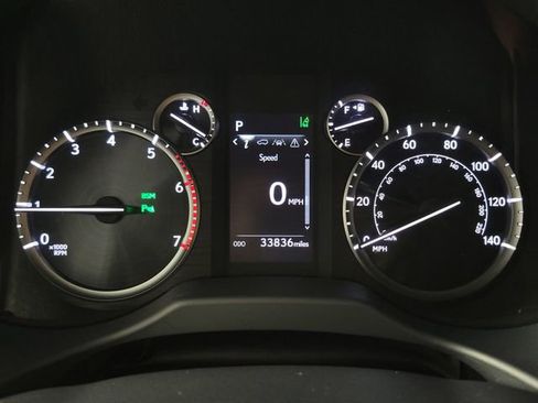 Used 2023 Lexus GX 460 Premium w/ Premium Package image 23