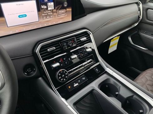 New 2026 Nissan Armada Platinum image 18