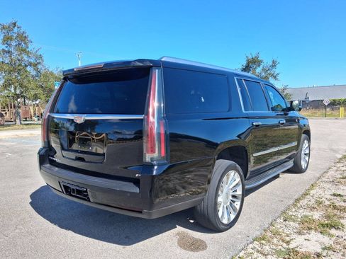 Used 2015 Cadillac Escalade ESV Platinum AWD/4WD image 3