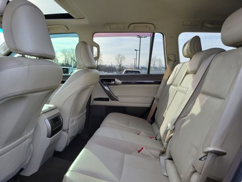 Used 2015 Lexus GX 460 image 11