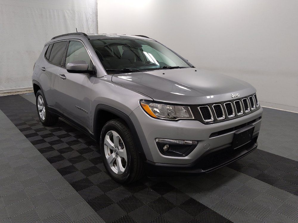 Used 2018 Jeep Compass Latitude w/ Cold Weather Group AWD/4WD image 13