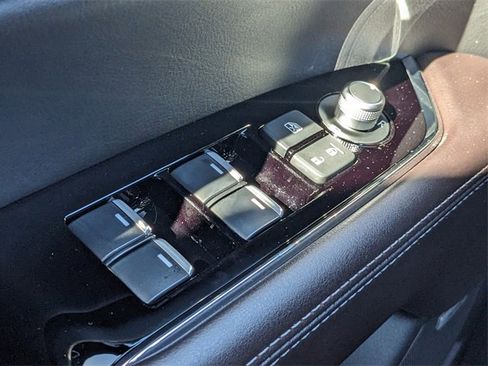 Used 2025 MAZDA CX-5 Signature image 25