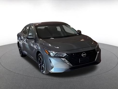 Used 2025 Nissan Sentra SV FWD image 15