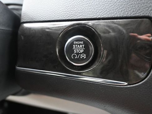 Used 2013 Chrysler Town & Country Touring-L w/ Driver Convenience Group FWD image 23