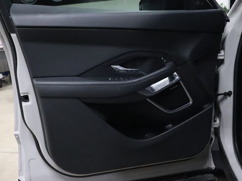 Used 2018 Jaguar E-PACE S image 8