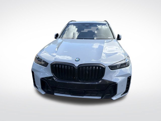Used 2024 BMW X5 xDrive50e w/ M Sport Package AWD/4WD image 3