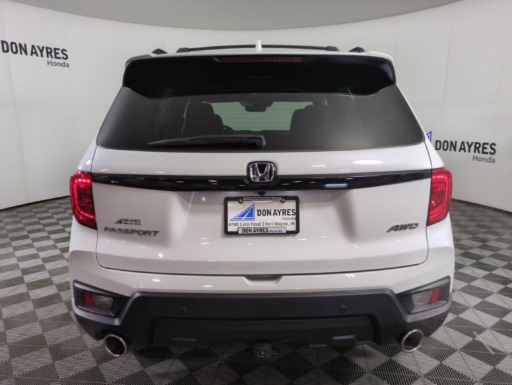 Certified 2025 Honda Passport EX-L image 6