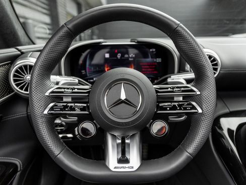 Used 2024 Mercedes-Benz SL 63 AMG 4MATIC image 28