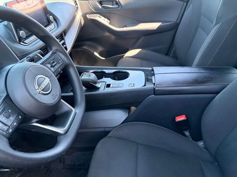 Used 2024 Nissan Rogue S FWD image 18
