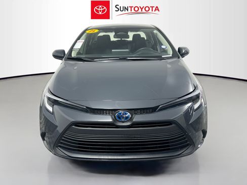 Used 2025 Toyota Corolla LE image 10