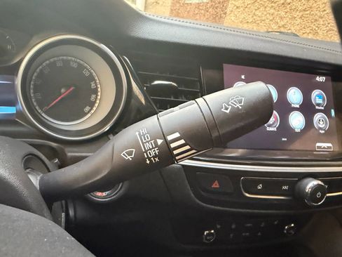 Used 2018 Buick Regal Essence image 15