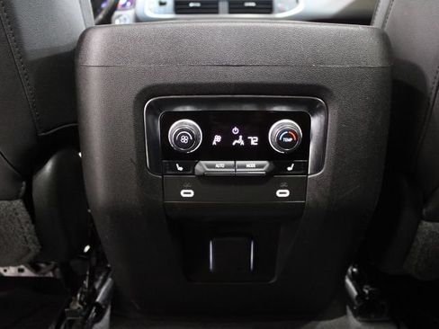 Used 2022 Chevrolet Suburban RST w/ Luxury Package AWD/4WD image 25