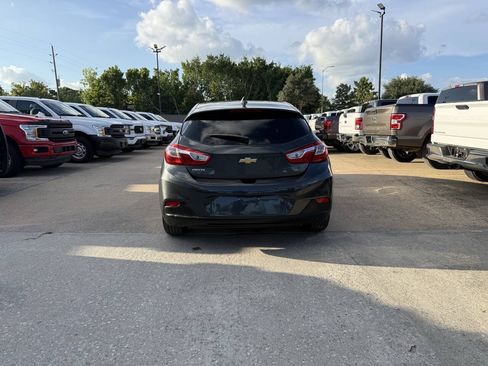 Used 2018 Chevrolet Cruze LT w/ Convenience Package FWD image 36