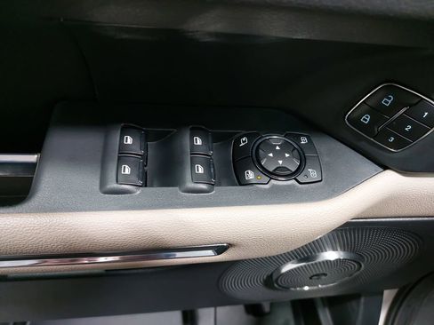 Used 2023 Ford Expedition Limited image 32