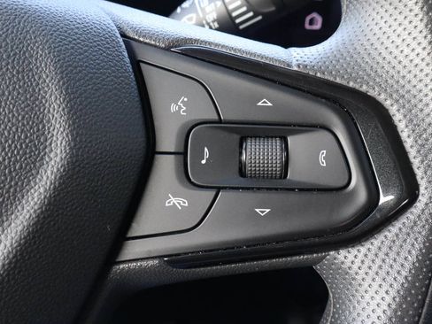 Used 2025 Chevrolet TrailBlazer LT AWD/4WD image 26