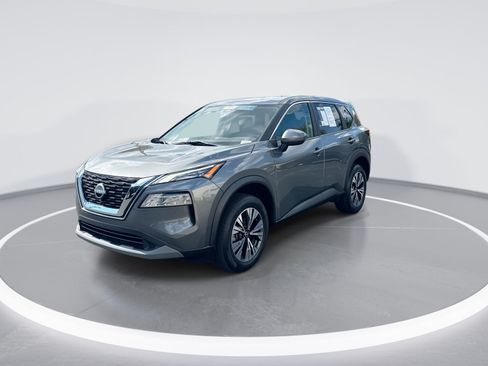 Used 2023 Nissan Rogue SV FWD image 5