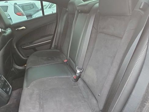 Used 2019 Dodge Charger Scat Pack w/ Technology Group RWD image 10