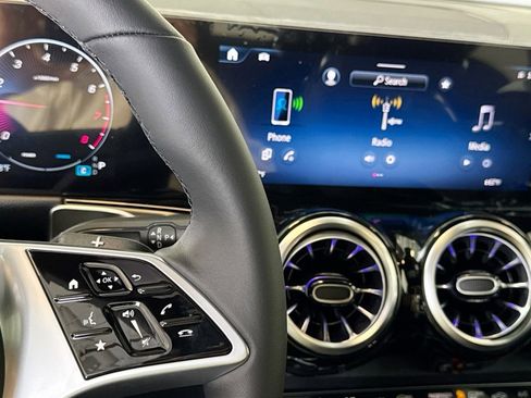 New 2026 Mercedes-Benz GLB 250 4MATIC image 15