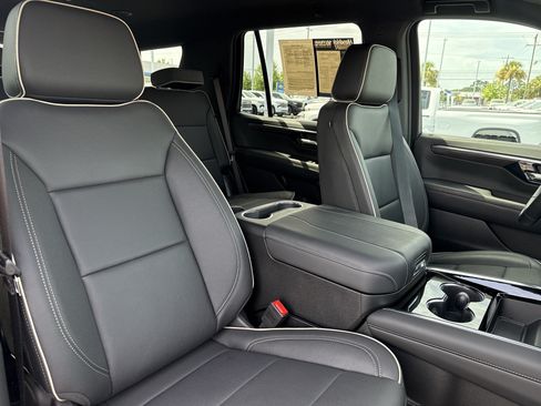 Used 2025 Chevrolet Tahoe Premier AWD/4WD image 33