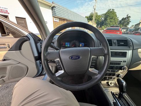 Used 2011 Ford Fusion Hybrid FWD image 45