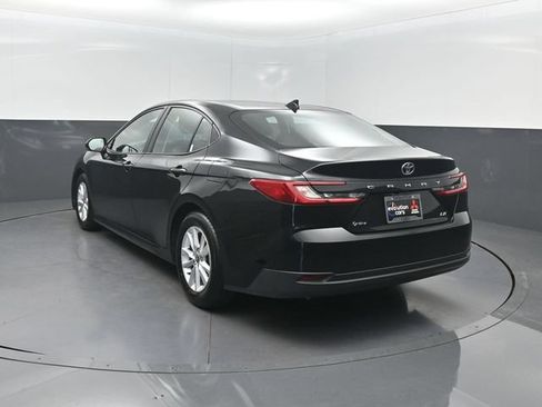 Used 2025 Toyota Camry LE FWD image 28