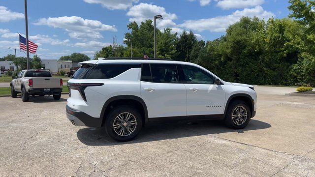 Used 2024 Chevrolet Traverse LT FWD image 9