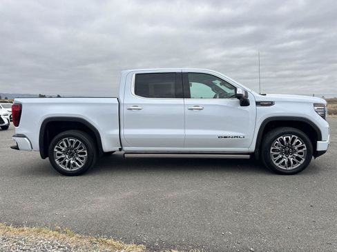 New 2026 GMC Sierra 1500 Denali Ultimate w/ LPO, Black Badging Package AWD/4WD image 3