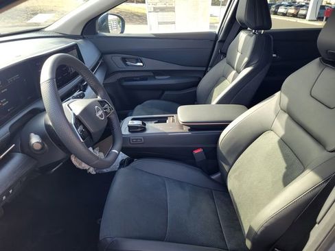 New 2025 Nissan Ariya AWD image 16