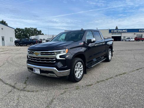 Used 2022 Chevrolet Silverado 1500 LTZ AWD/4WD image 1