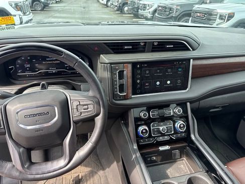 Used 2023 GMC Yukon XL Denali Ultimate w/ LPO, Floor Liner Package AWD/4WD image 11