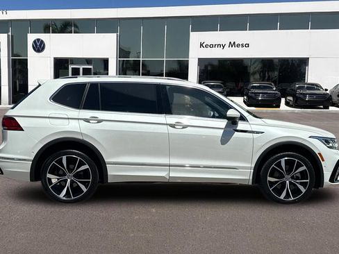 Used 2023 Volkswagen Tiguan SEL R-Line AWD/4WD image 3