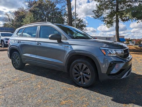 Used 2024 Volkswagen Taos S image 2