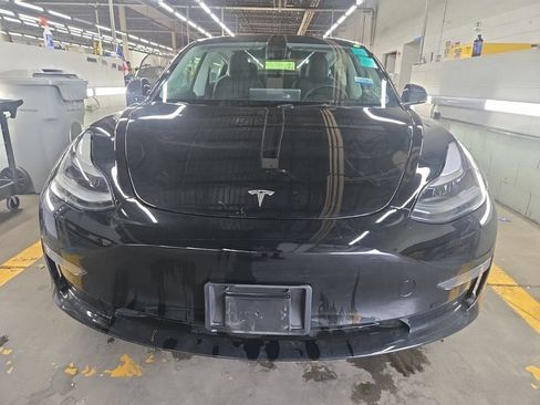 Used 2023 Tesla Model 3 Standard Range RWD image 2