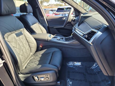 New 2026 BMW X7 xDrive40i w/ M Sport Package image 17