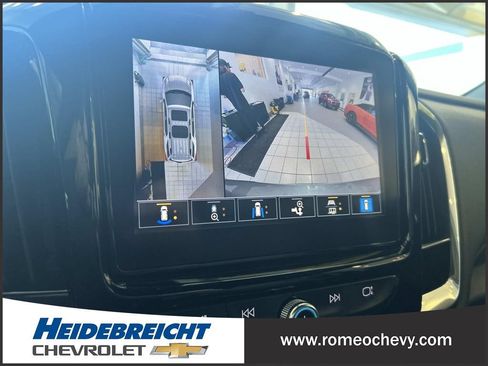 Certified 2023 Chevrolet Traverse RS FWD image 22
