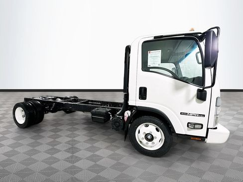 New 2026 Isuzu NPR RWD image 3