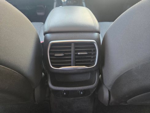 Used 2019 Hyundai Santa Fe SE FWD image 6