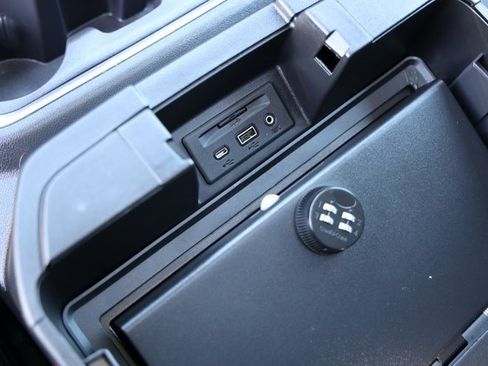 Used 2021 GMC Sierra 2500 Denali w/ Denali Ultimate Package image 24