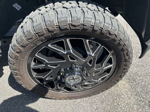 Used 2025 RAM 3500 Laramie image 13