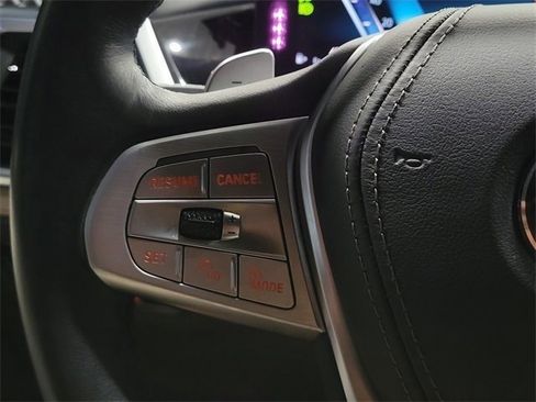 Certified 2023 BMW X7 xDrive40i w/ Executive Package image 19